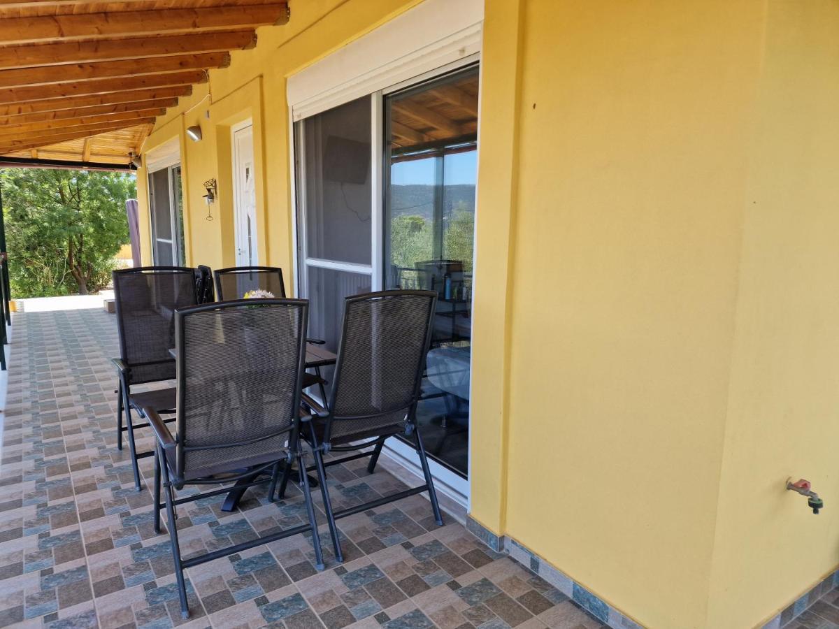 Grieks Vakantiehuis To Kalokairi Kougaíika Exterior foto