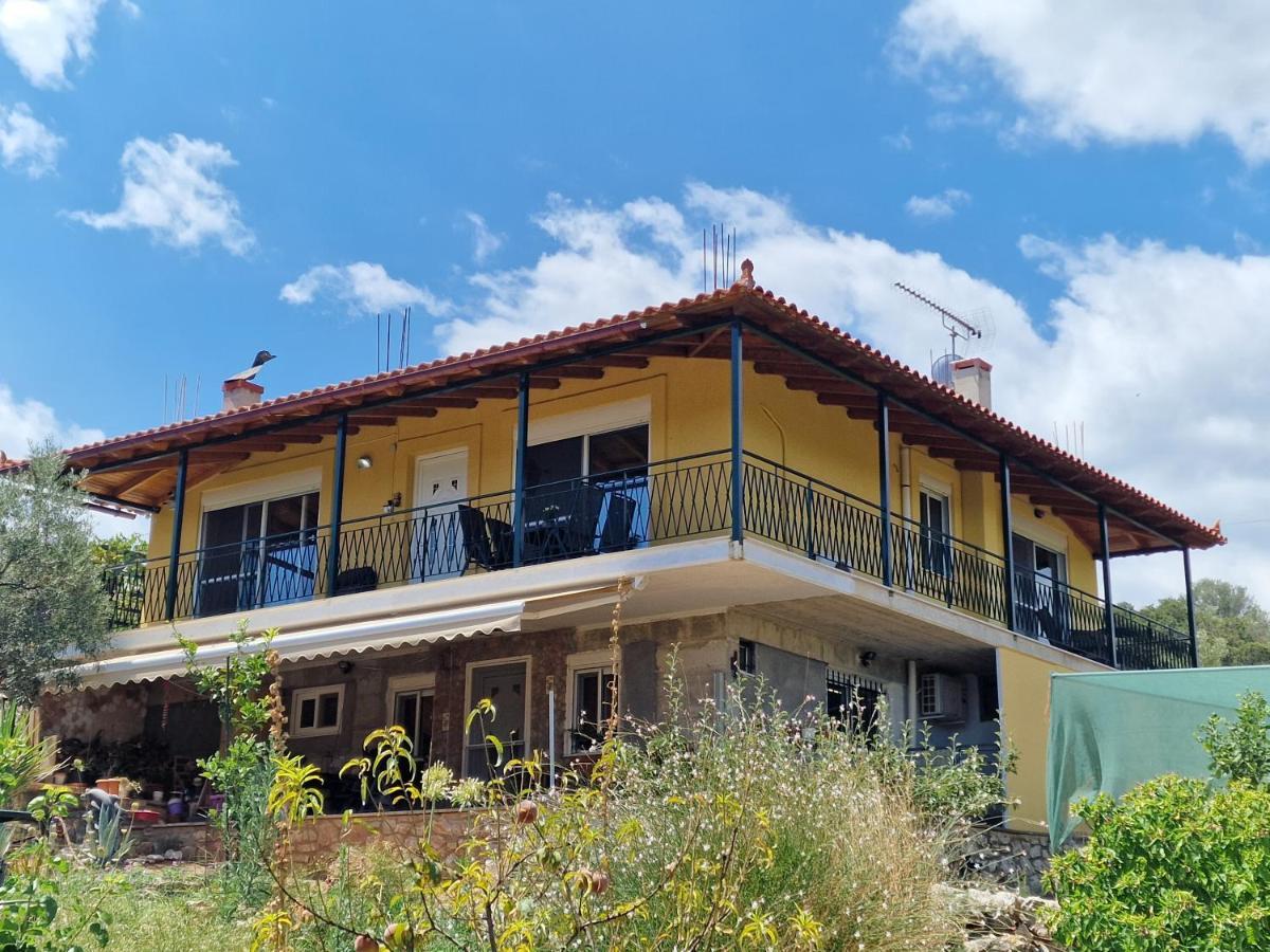 Grieks Vakantiehuis To Kalokairi Kougaíika Exterior foto